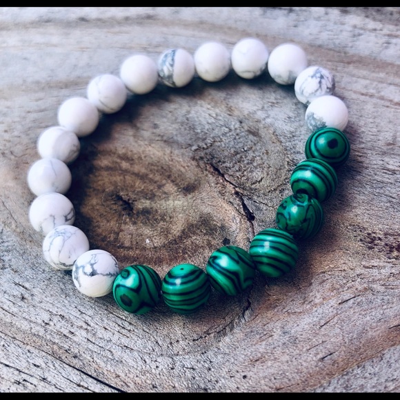 Marble White & Green beaded bracelet - Picture 1 of 2